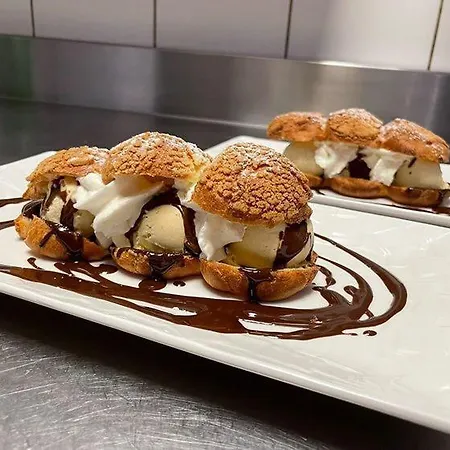 L'auberge Fleurie Inn