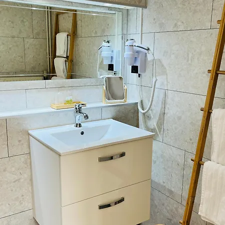 L'auberge Fleurie Мини-отель 3*